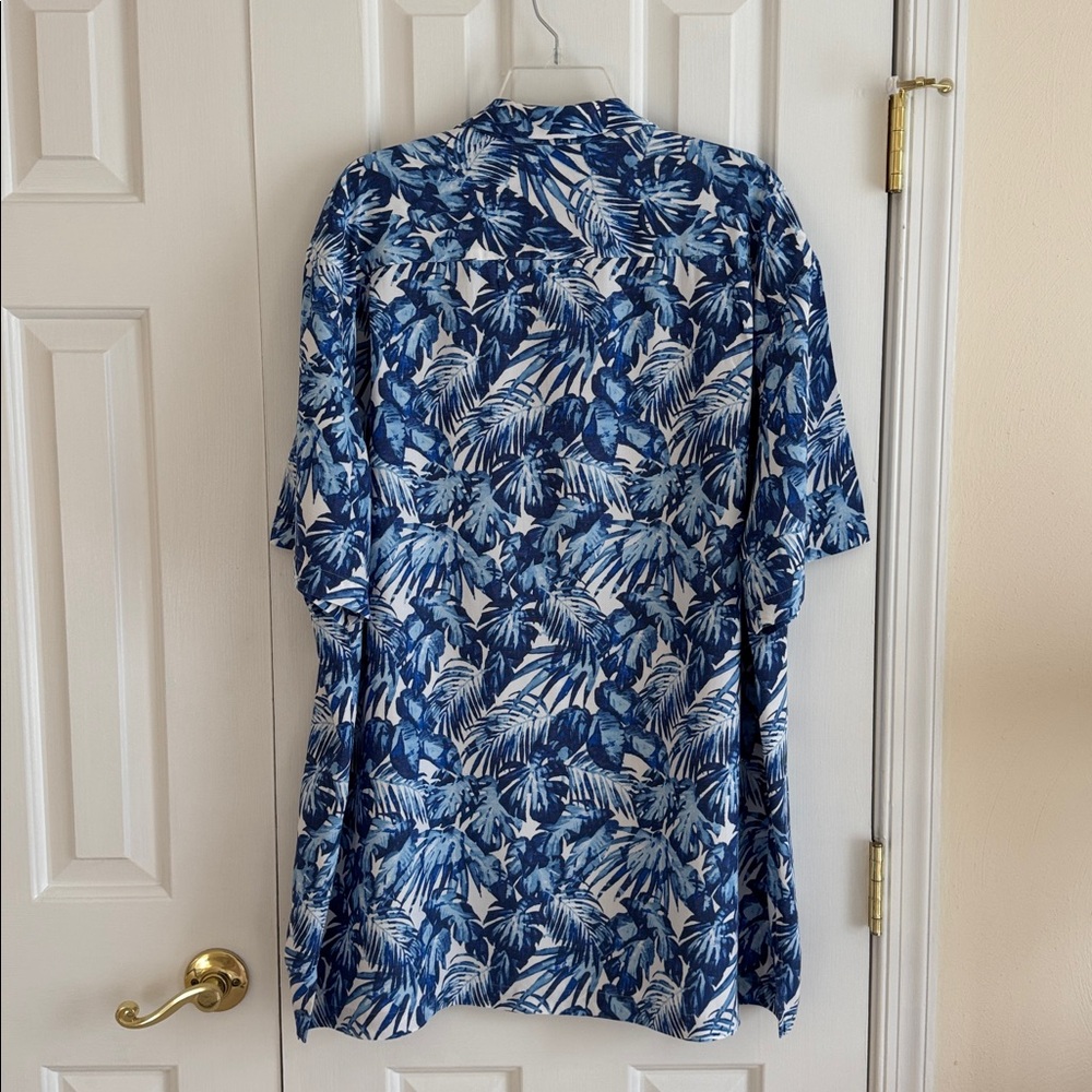 Caribbean Blue and White Leaf Print Men's Shirt - Picture 2 of 5